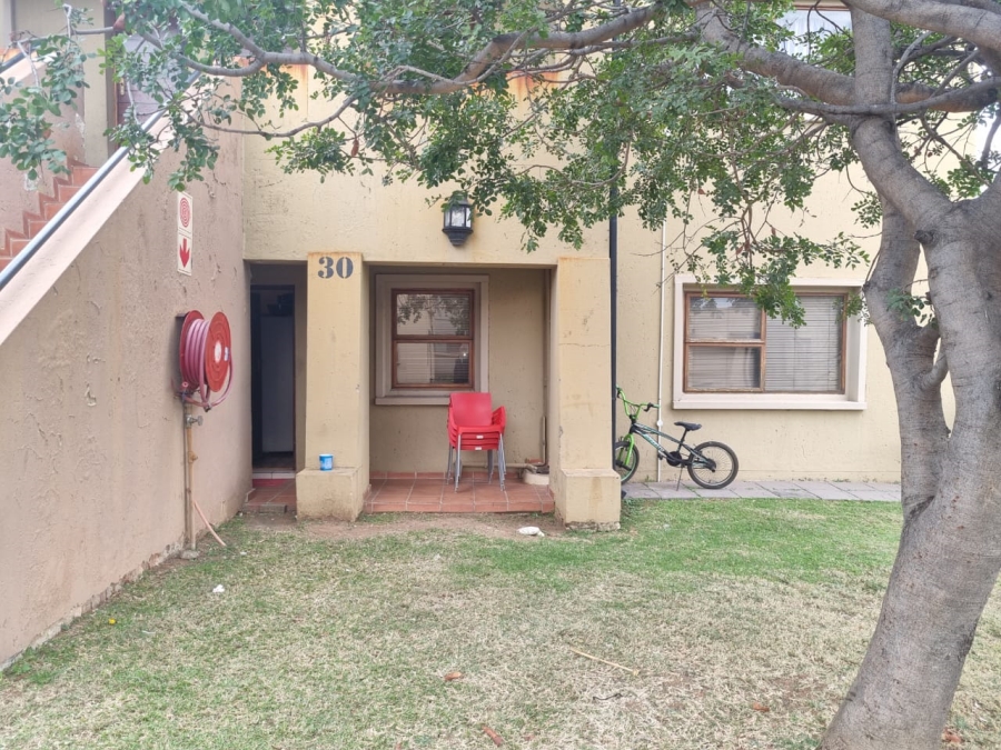 2 Bedroom Property for Sale in Waterval East North West